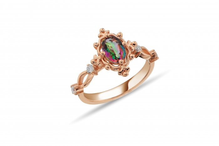 0,86 Karat Mistik Topaz Oval Yüzük